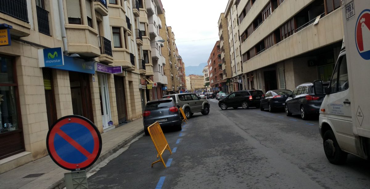 La reordenación de los aparcamientos de la zona azul en la avenida de La Rioja 'seguirá adelante' 1