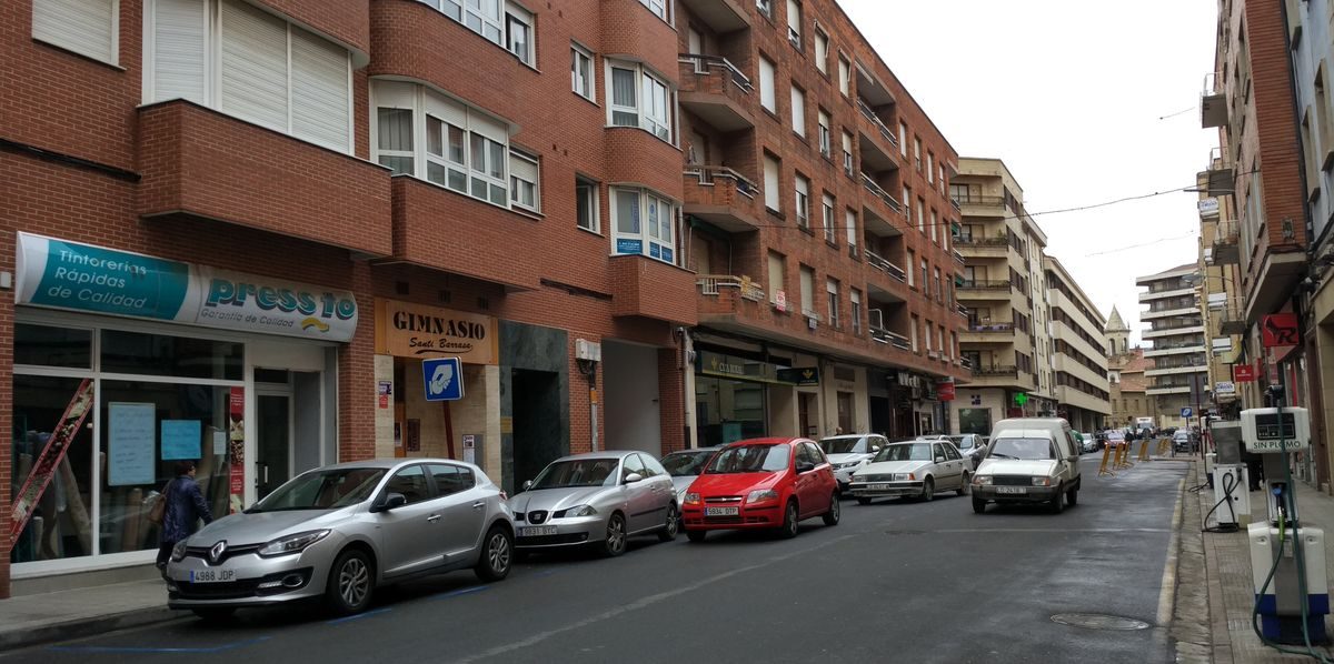 La reordenación de los aparcamientos de la zona azul en la avenida de La Rioja 'seguirá adelante' 2