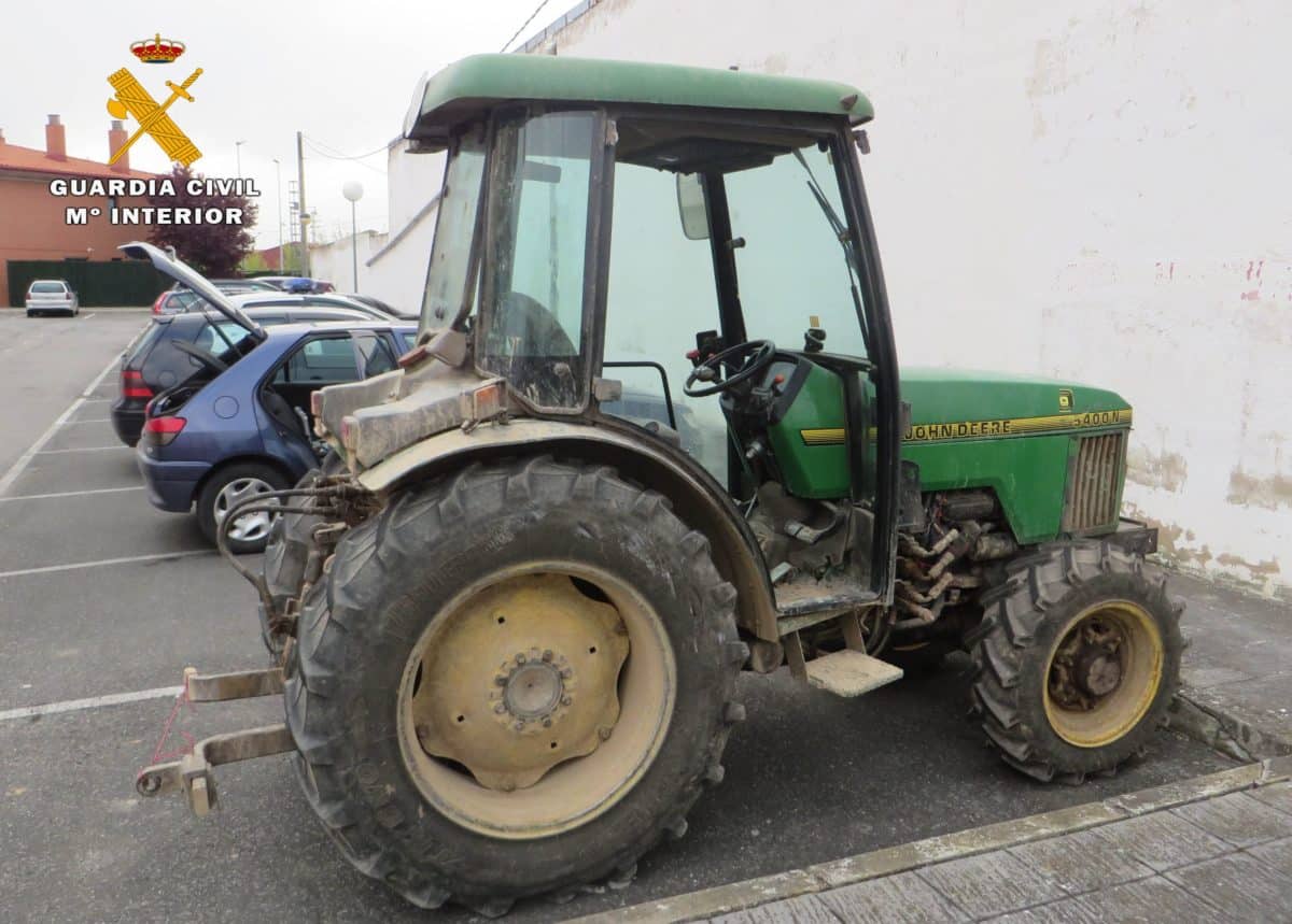 La Guardia Civil detiene a un vecino de Haro por el robo de un tractor y maquinaria agrícola 1 La Guardia Civil detiene a un vecino de Haro por el robo de un tractor y maquinaria agrícola 1