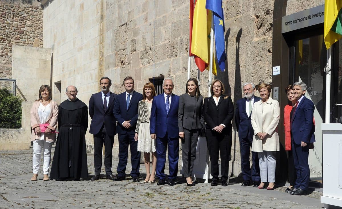 La reina Letizia pide un lenguaje claro y riguroso en el periodismo y ámbito público 1