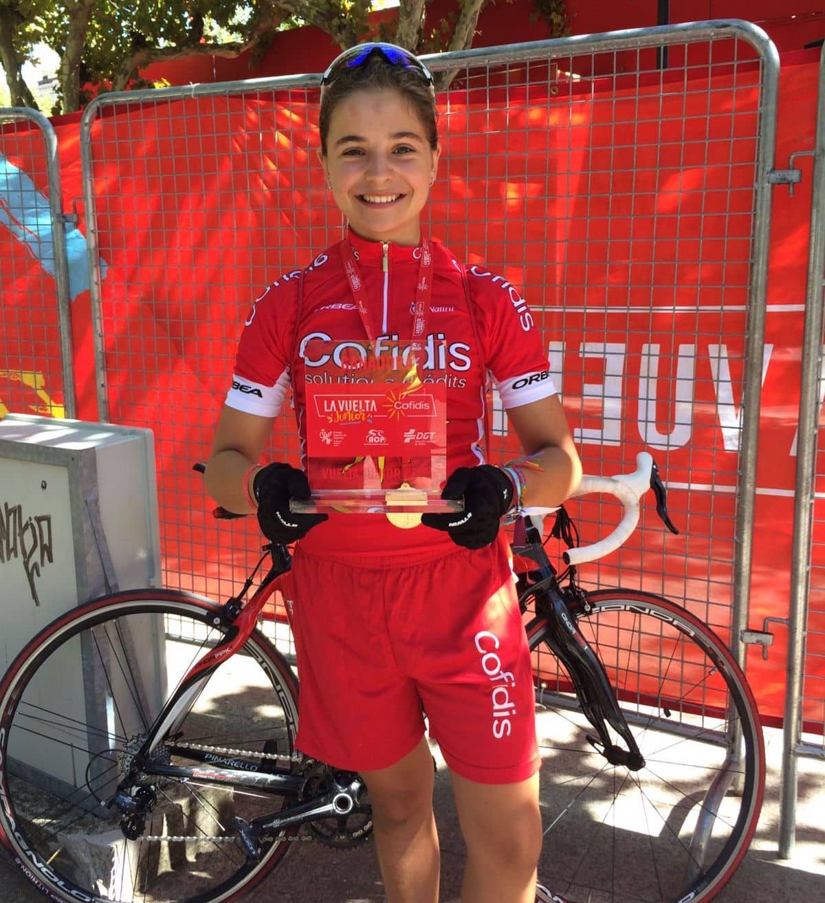 La jarrera María López gana la carrera escolar de La Vuelta Junior 2