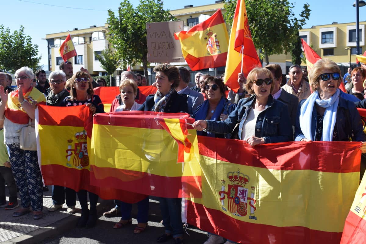 Las imágenes de la concentración de apoyo en Haro a la Guardia Civil 13