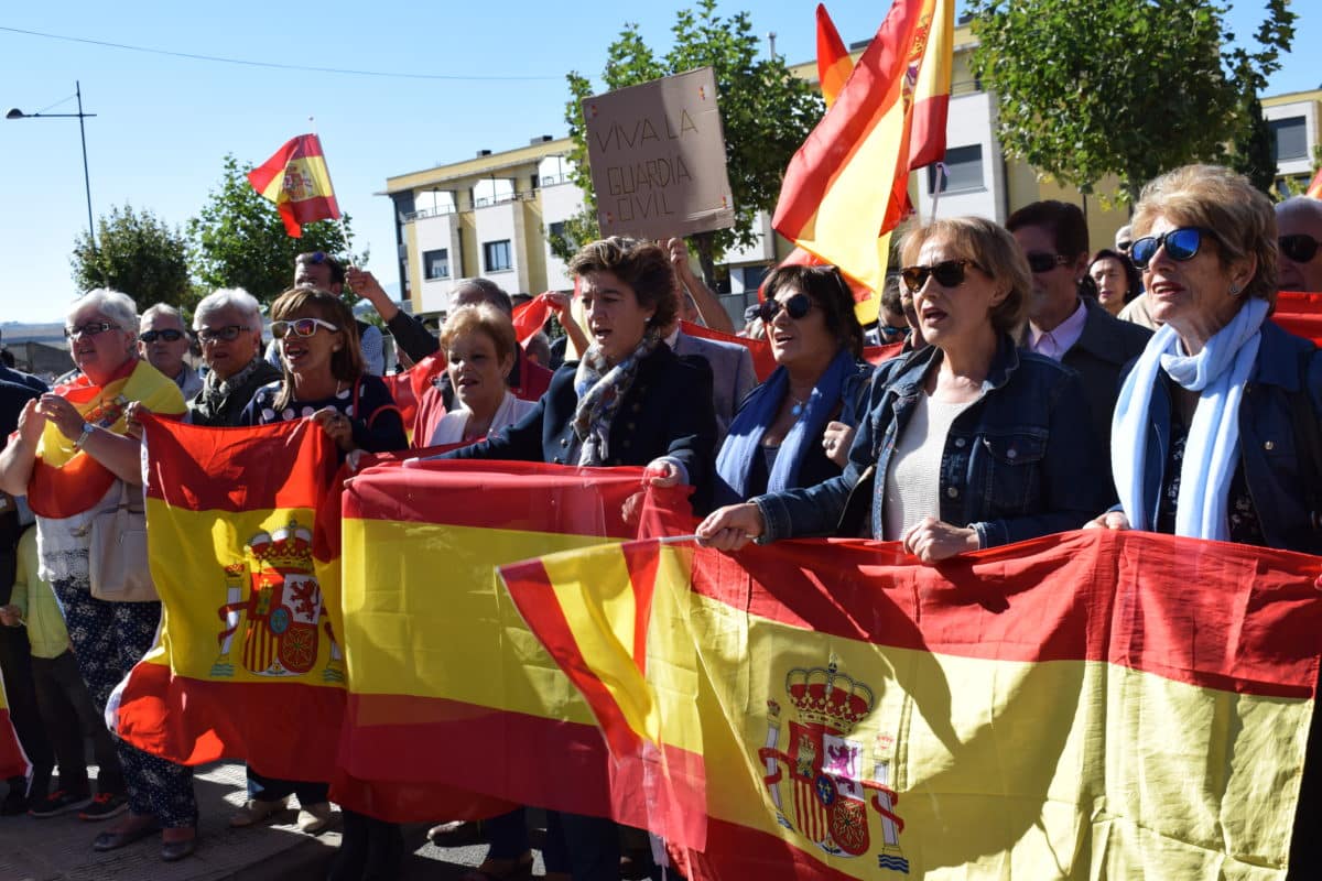 Las imágenes de la concentración de apoyo en Haro a la Guardia Civil 16
