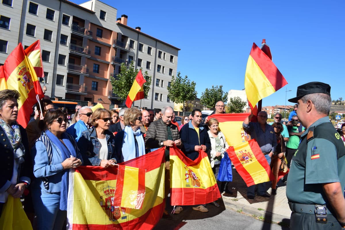 Las imágenes de la concentración de apoyo en Haro a la Guardia Civil 19