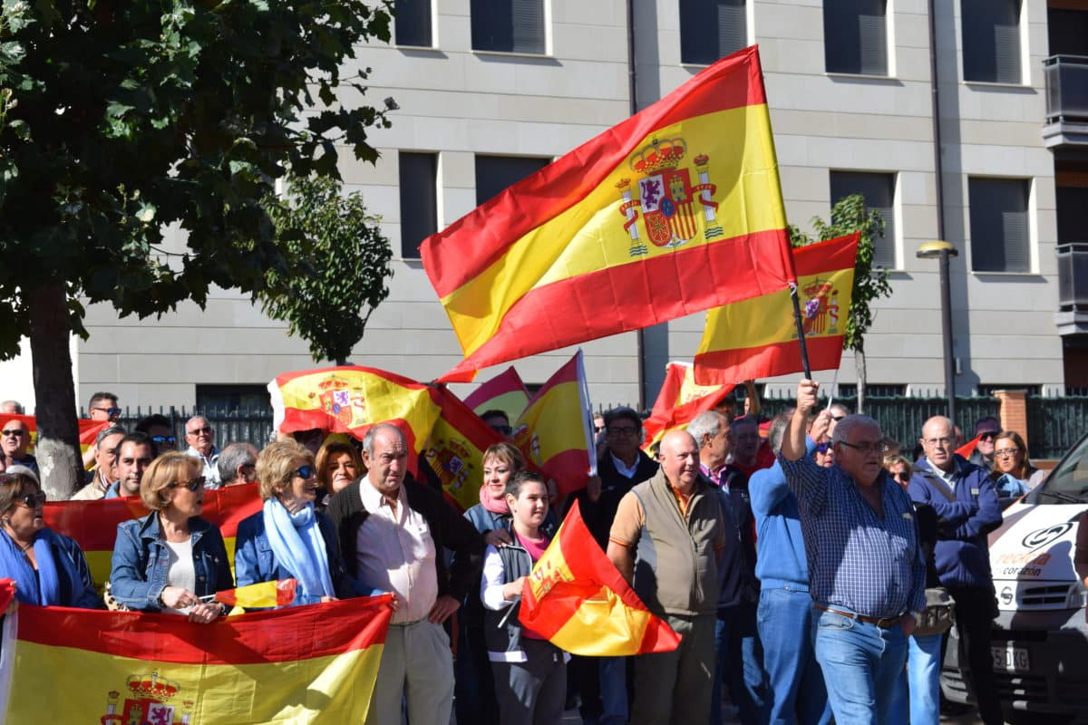Las imágenes de la concentración de apoyo en Haro a la Guardia Civil 8