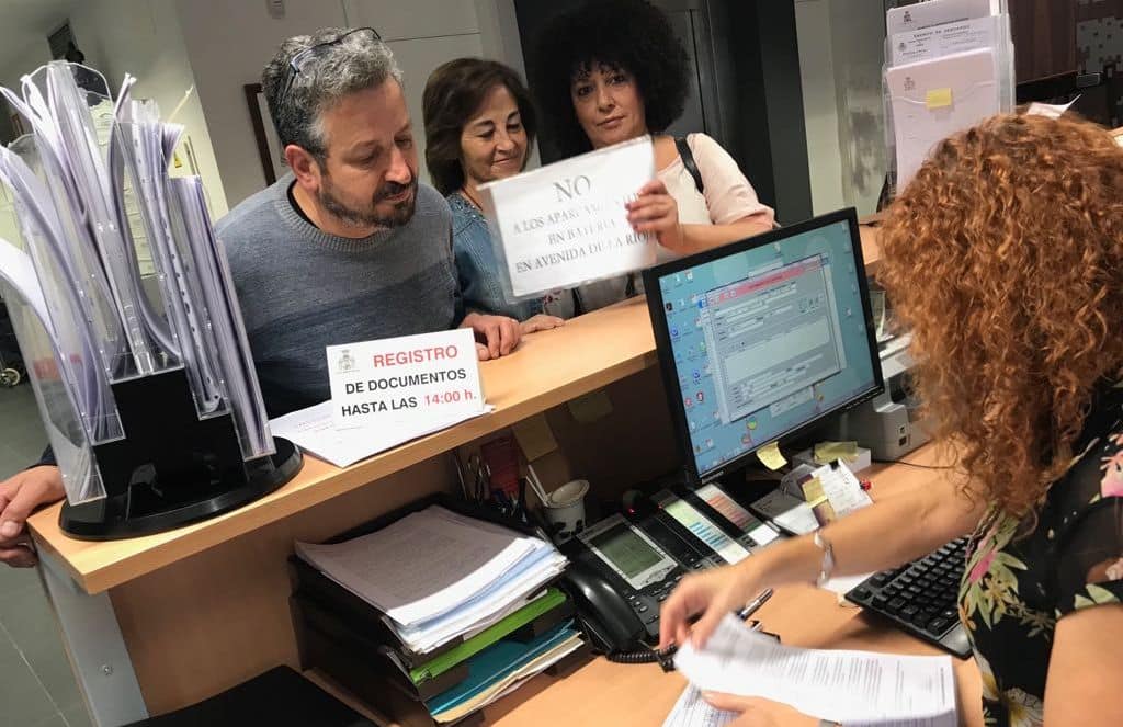 Solicitan al Ayuntamiento de Haro que los aparcamientos en la avenida de La Rioja vuelvan a "su estado inicial" 1