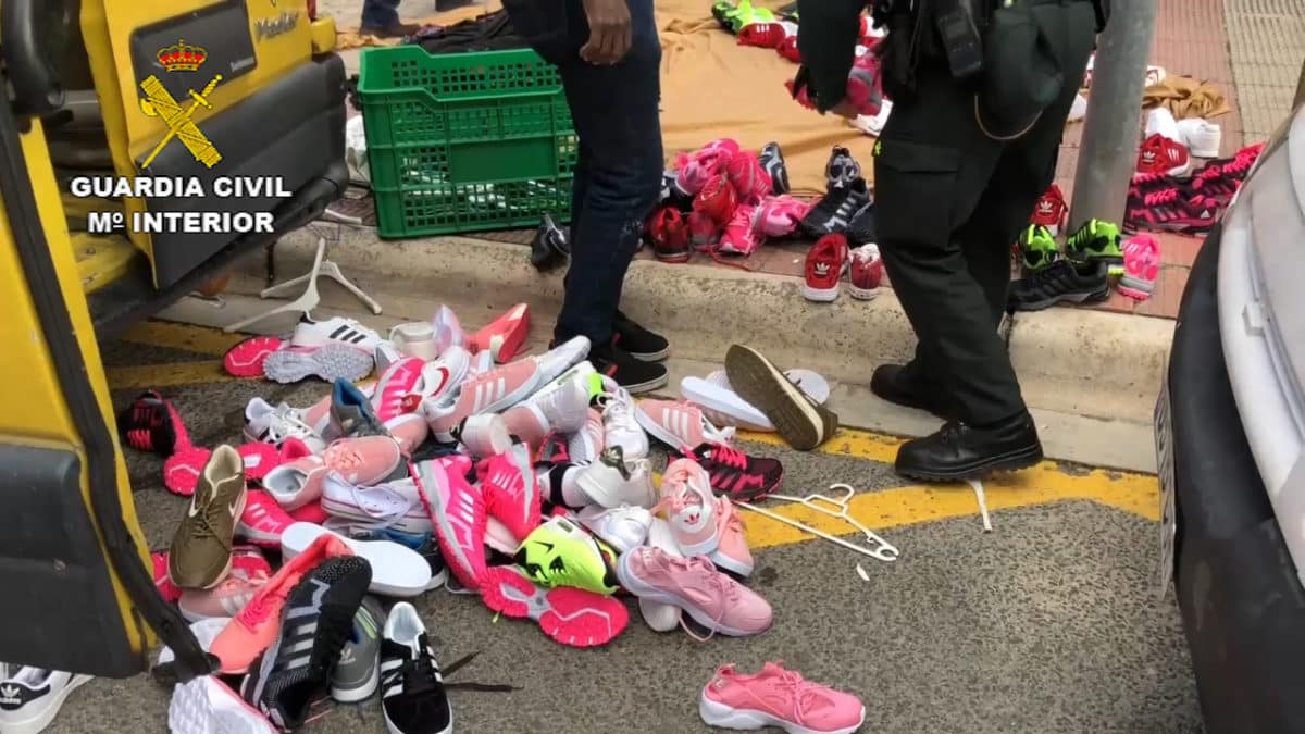 La Guardia Civil incauta más de 75.000 euros en ropa falsificada en el mercadillo de Logroño 1