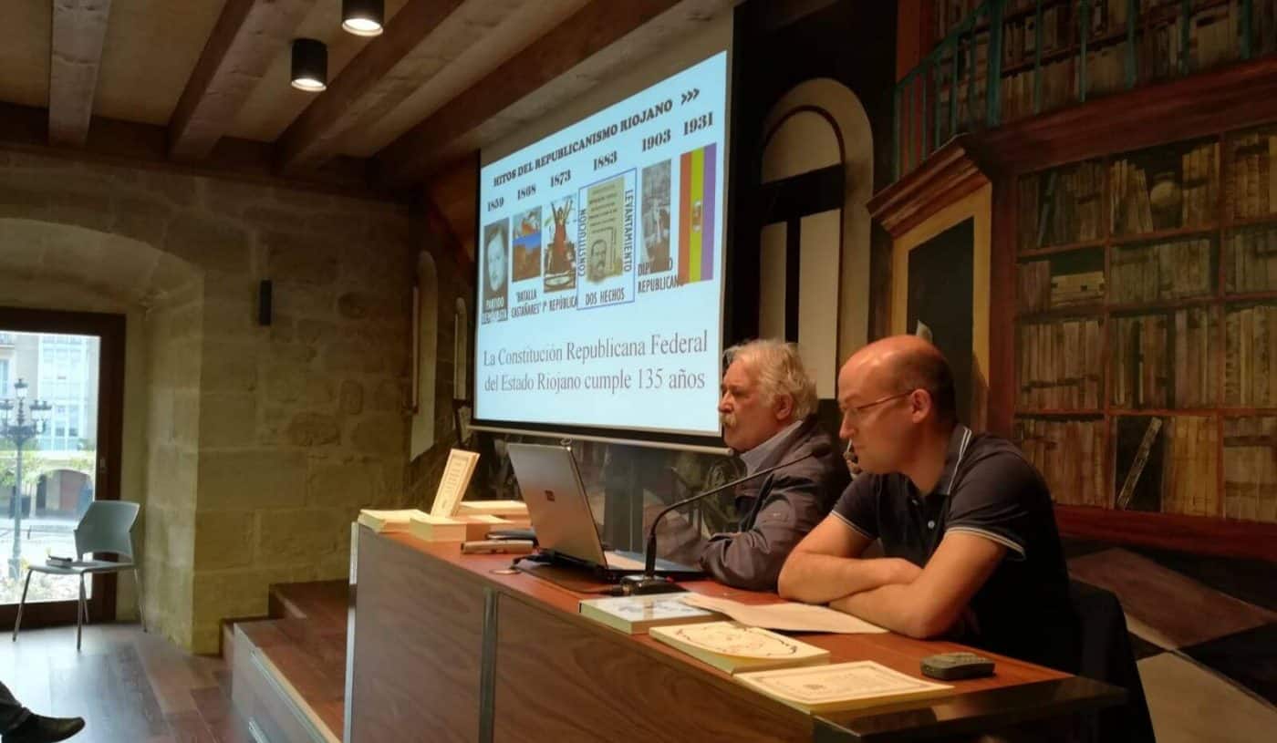 Presentado en Haro el facsímil 'Constitución Republicana Federal del Estado Riojano' 2