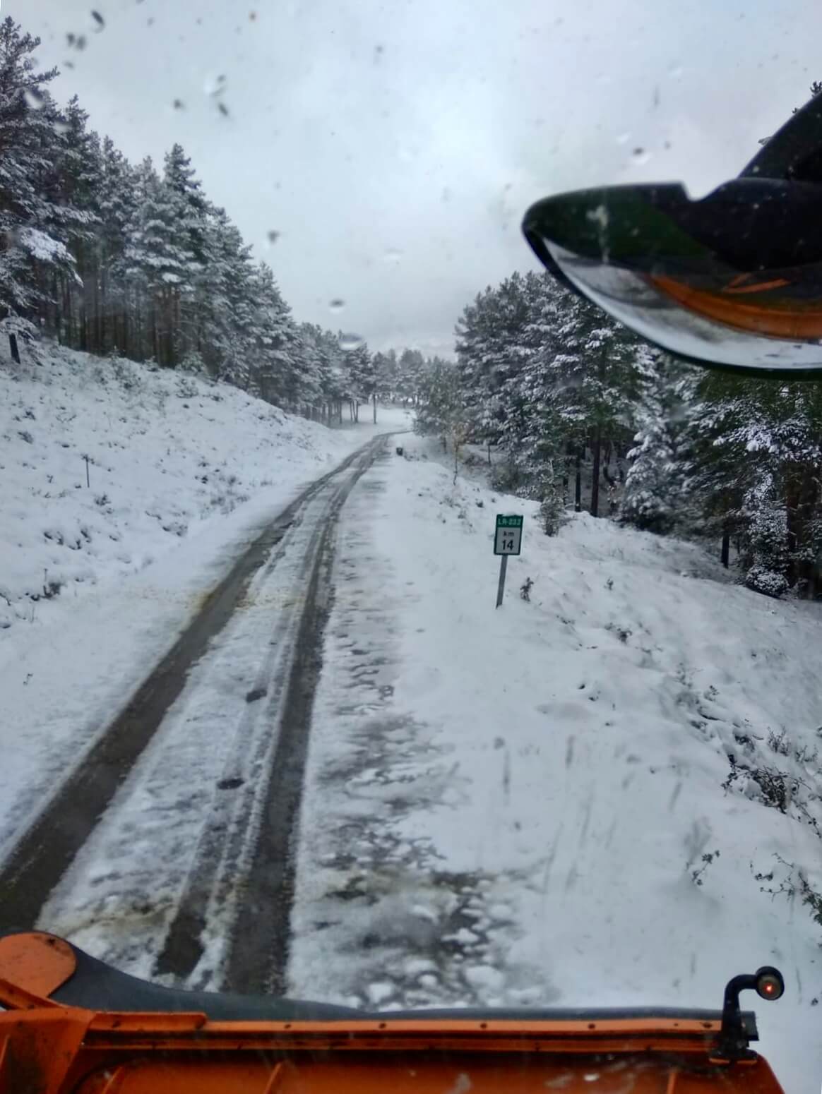 Los equipos de vialidad invernal de La Rioja se movilizan por primera vez esta campaña 1 Los equipos de vialidad invernal de La Rioja se movilizan por primera vez esta campaña 1