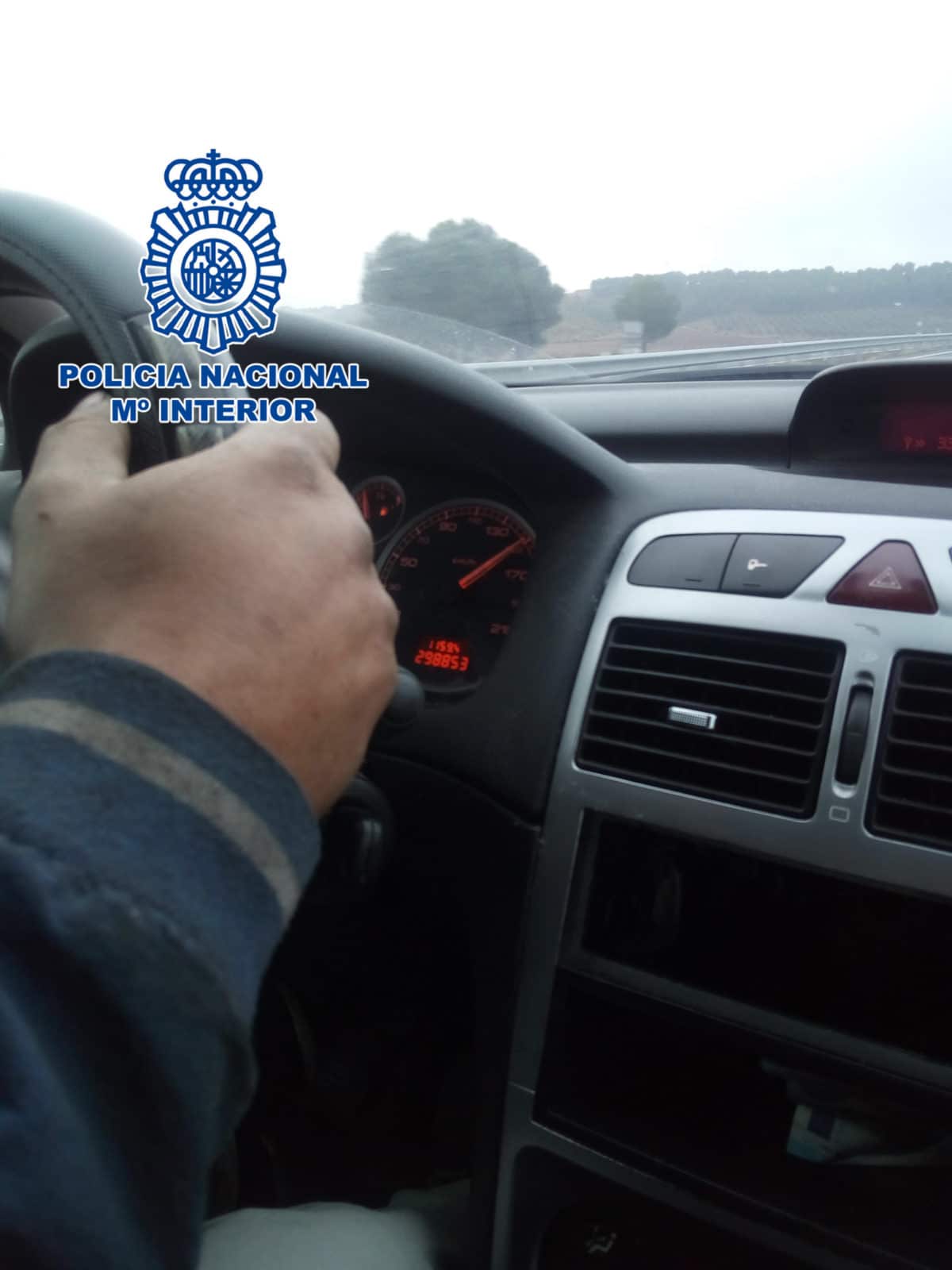 Detenido un menor que conducía a 160 km/h en la A-68 y que fue grabado por su padre 1 Detenido un menor que conducía a 160 km/h en la A-68 y que fue grabado por su padre 1