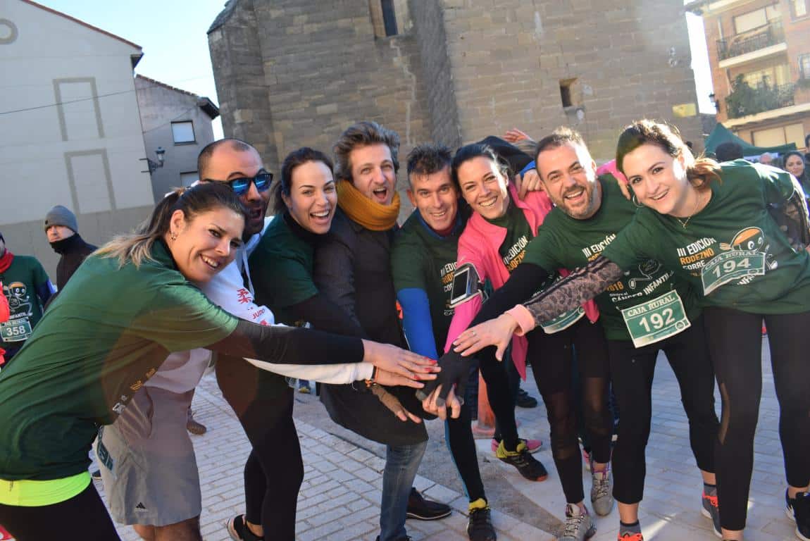 Un millar de corredores se dan cita en Rodezno contra el cáncer infantil 1