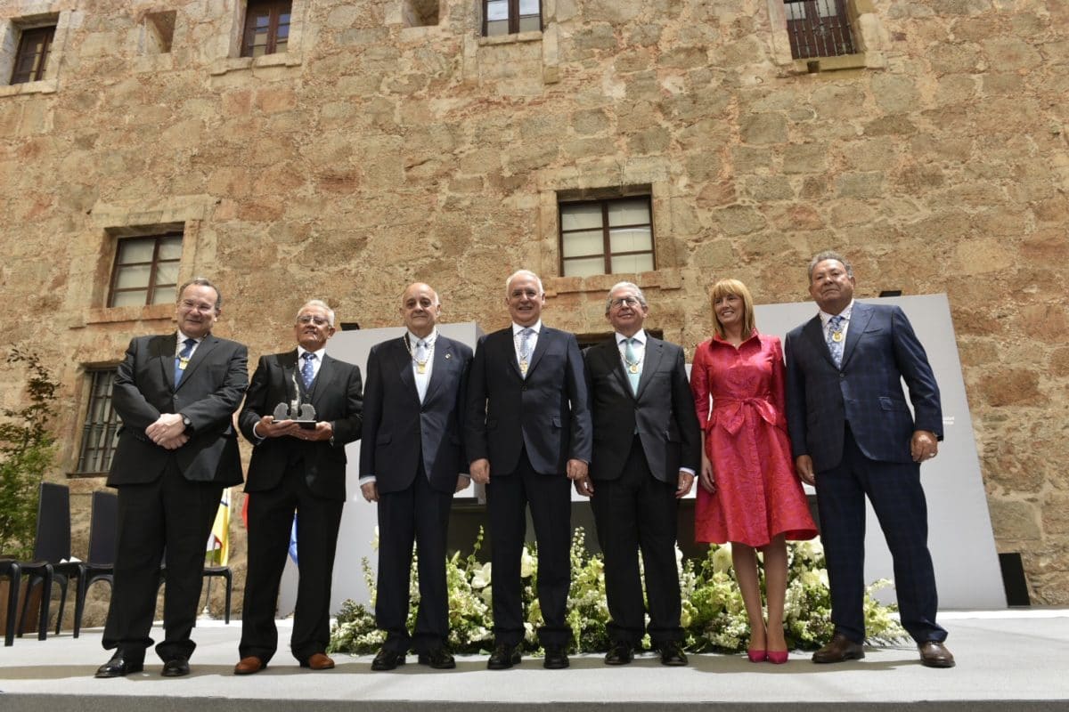 López de Silanes recibe la distinción de Riojano Ilustre 2