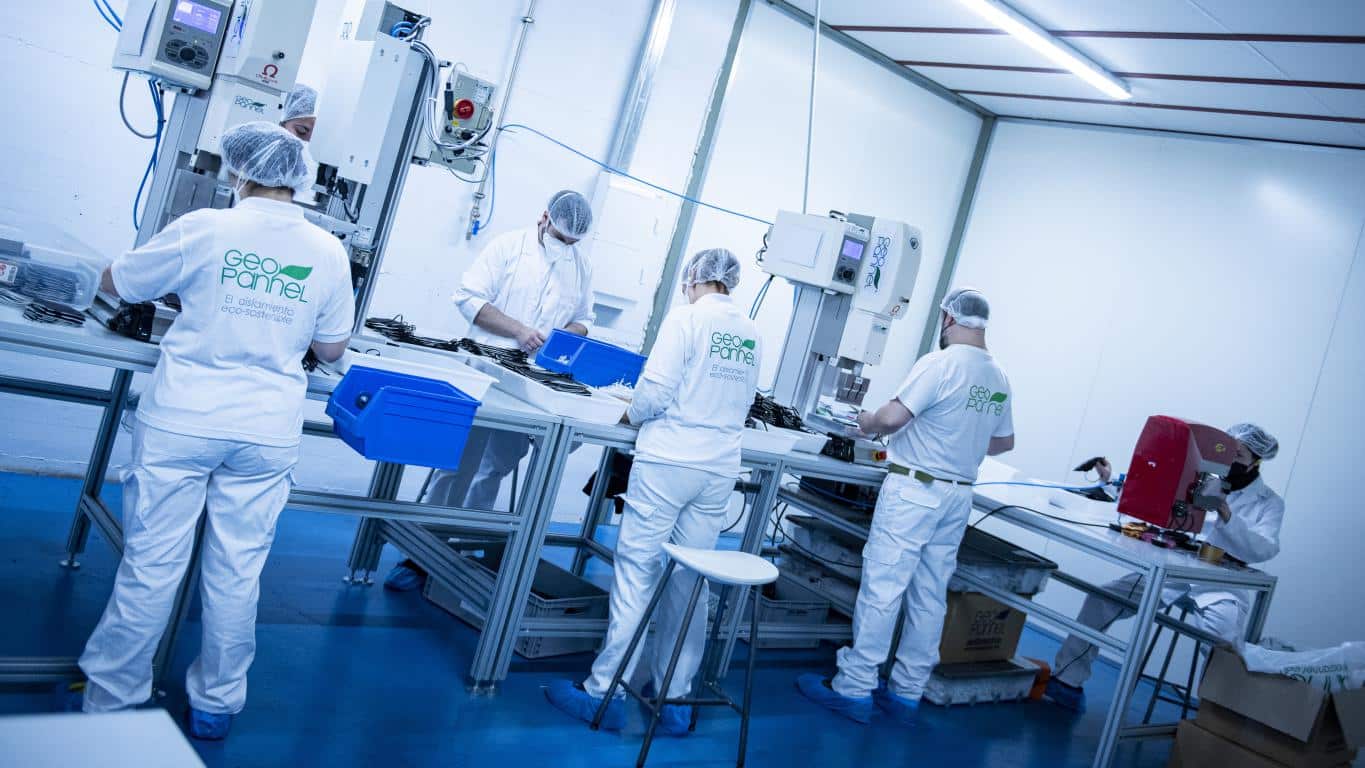 Andreu visita Geopannel, empresa riojana que lidera la alternativa frente a China en la fabricación de mascarillas FFP2 9
