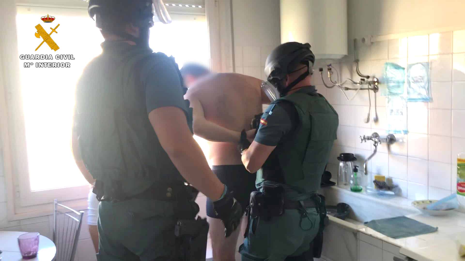 La Guardia Civil desmantela un punto de venta de cocaína en Fuenmayor 9