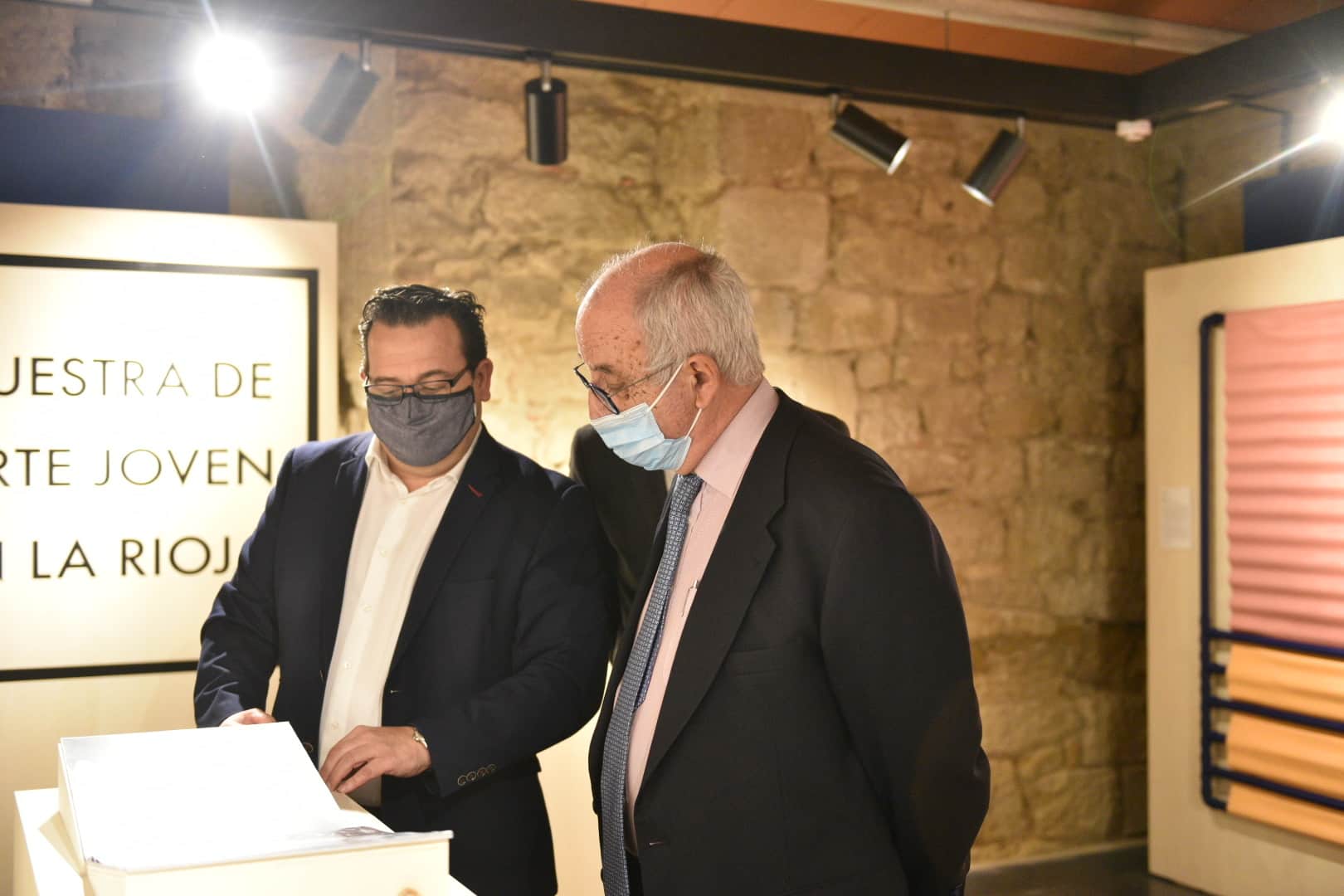 Inaugurada en Briones la exposición de la XXXV Muestra Itinerante de Arte Joven de La Rioja 1 Inaugurada en Briones la exposición de la XXXV Muestra Itinerante de Arte Joven de La Rioja 1