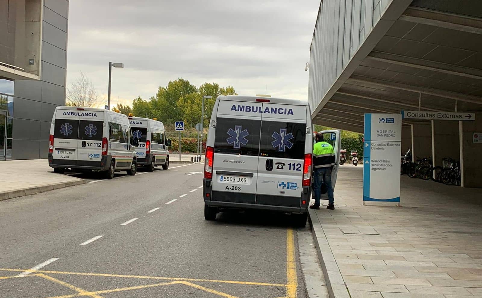 Ambulancias en el San Pedro de Logroño