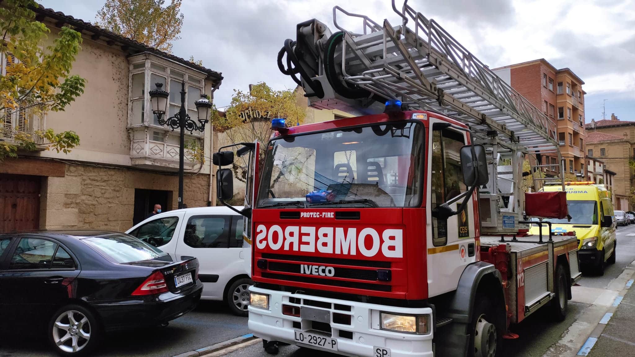 Susto en La Ventilla por el humo que salía de una vivienda 5