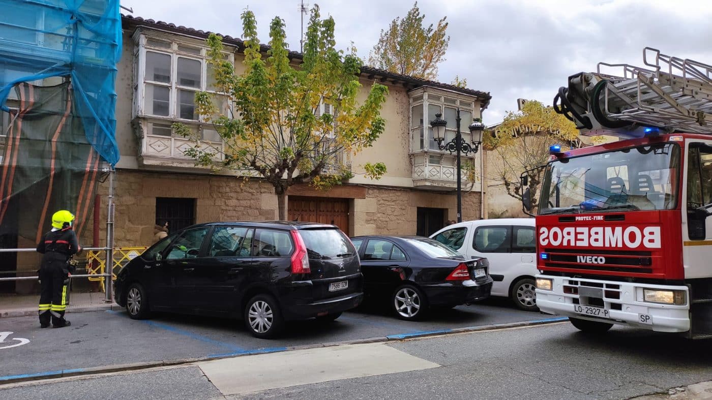 Susto en La Ventilla por el humo que salía de una vivienda 4