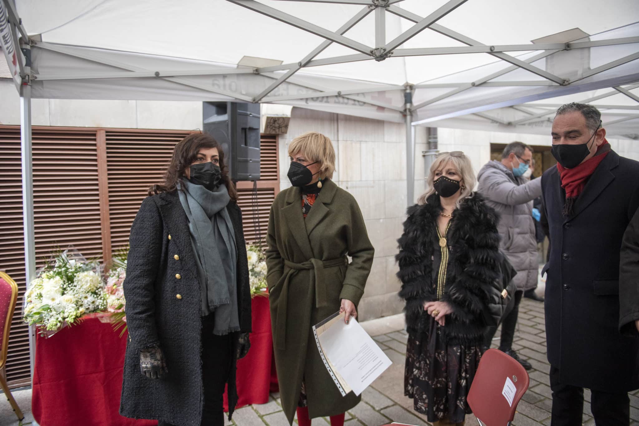 Logroño recuerda con una placa en la calle Ollerías a las tres personas fallecidas y una herida en el atentado de ETA 7 Logroño recuerda con una placa en la calle Ollerías a las tres personas fallecidas y una herida en el atentado de ETA 7