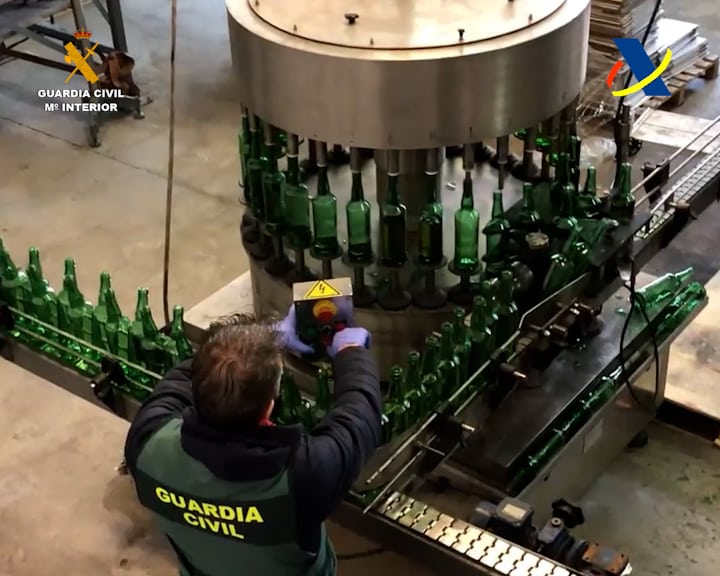 VÍDEO: Desmantelada en La Rioja una de las mayores destilerías ilegales de whisky 8