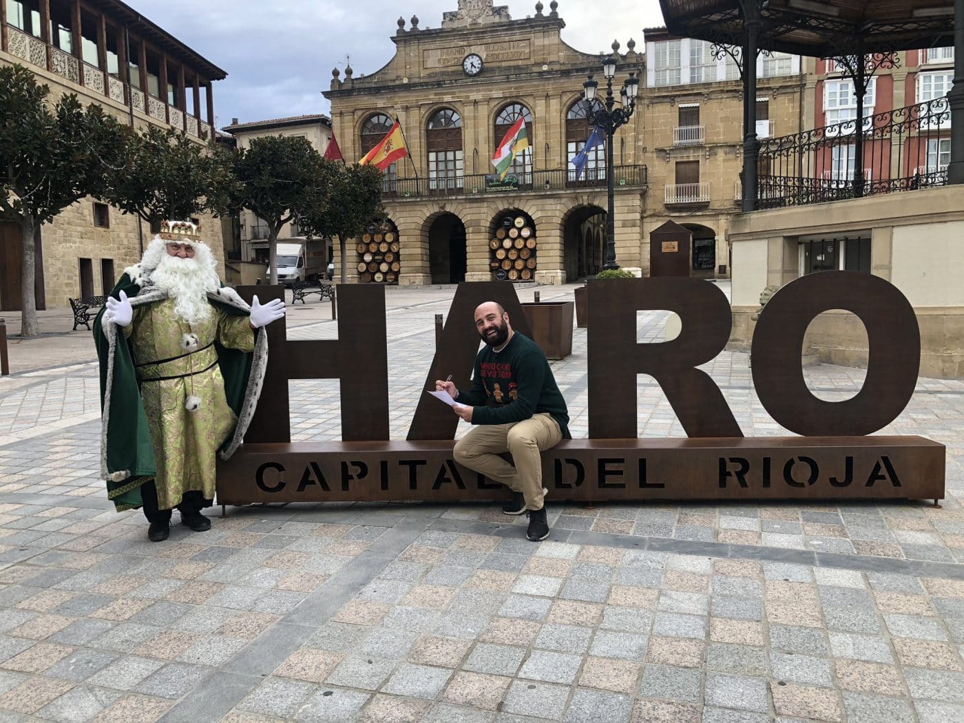 El Rey Melchor prepara en Haro las galletas de Navidad de Pastelería Yturbe 1