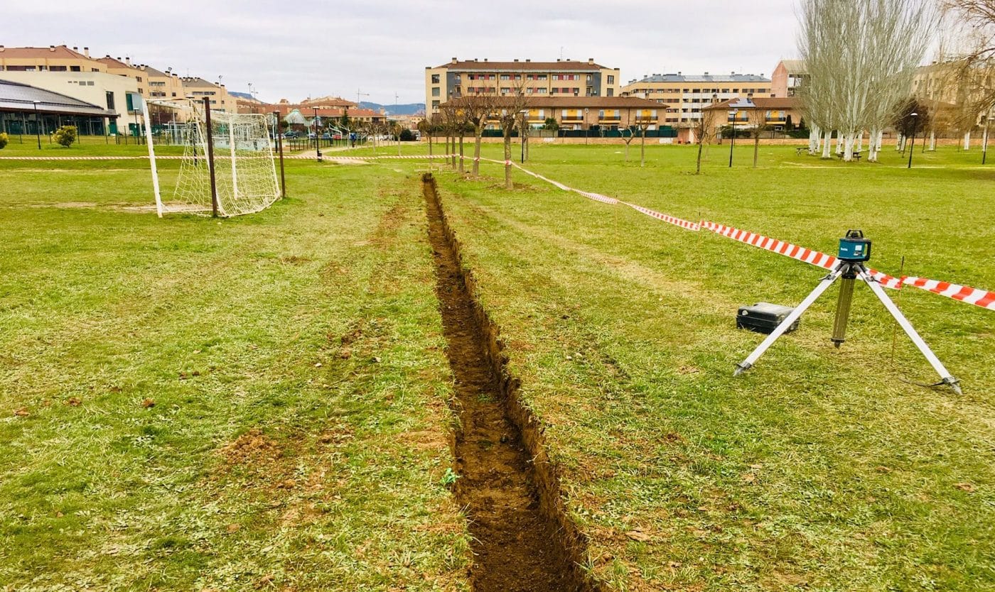 Haro pone en marcha las obras de mejora del campo de fútbol anexo a El Mazo 1 Haro pone en marcha las obras de mejora del campo de fútbol anexo a El Mazo 1