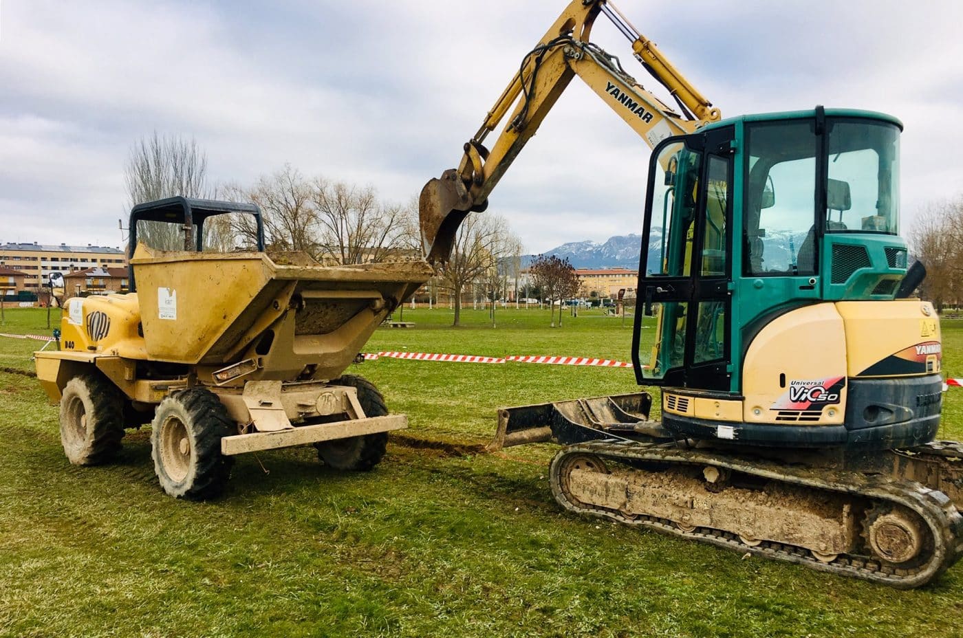 Haro pone en marcha las obras de mejora del campo de fútbol anexo a El Mazo 2 Haro pone en marcha las obras de mejora del campo de fútbol anexo a El Mazo 2