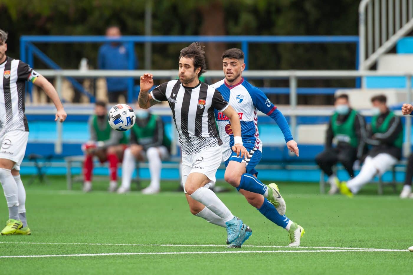 El Haro saca un punto del campo del CD Ebro 8