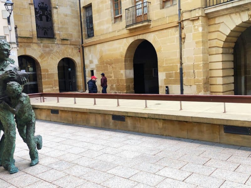 Escultura Batalla del Vino de Haro