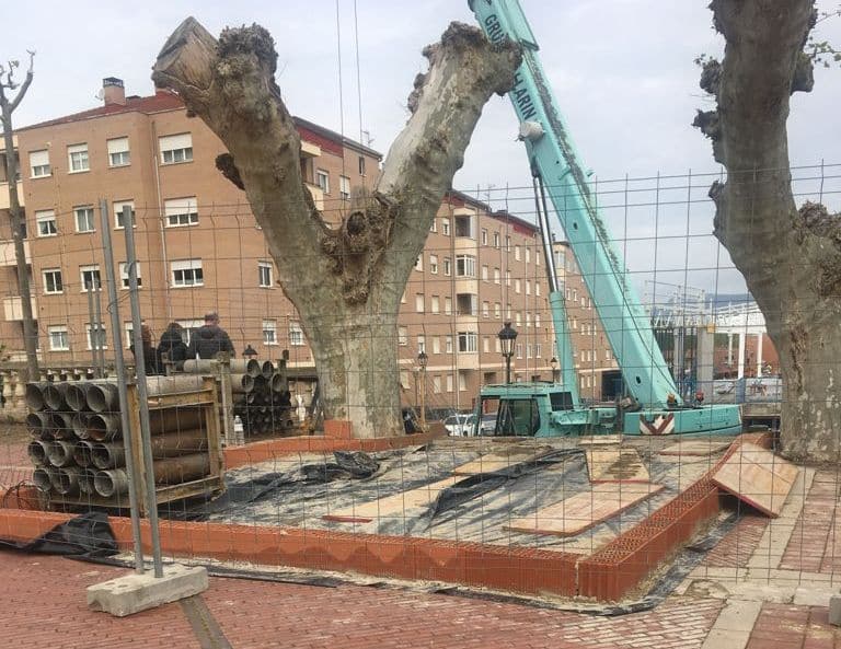 Aparatoso accidente en las obras del nuevo Mercadona en Haro 1