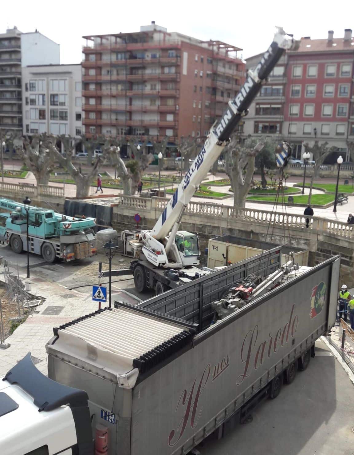 Aparatoso accidente en las obras del nuevo Mercadona en Haro 4