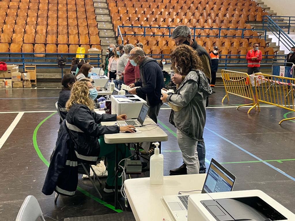 Más de 1.300 personas de 55 a 59 años reciben en Haro la vacuna contra la COVID 7