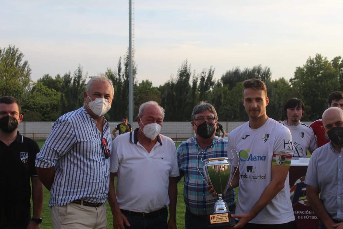 El Alfaro alza el trofeo regional de la Copa RFEF ante el Casalarreina 1