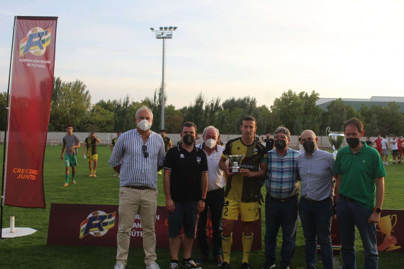 El Alfaro alza el trofeo regional de la Copa RFEF ante el Casalarreina 3