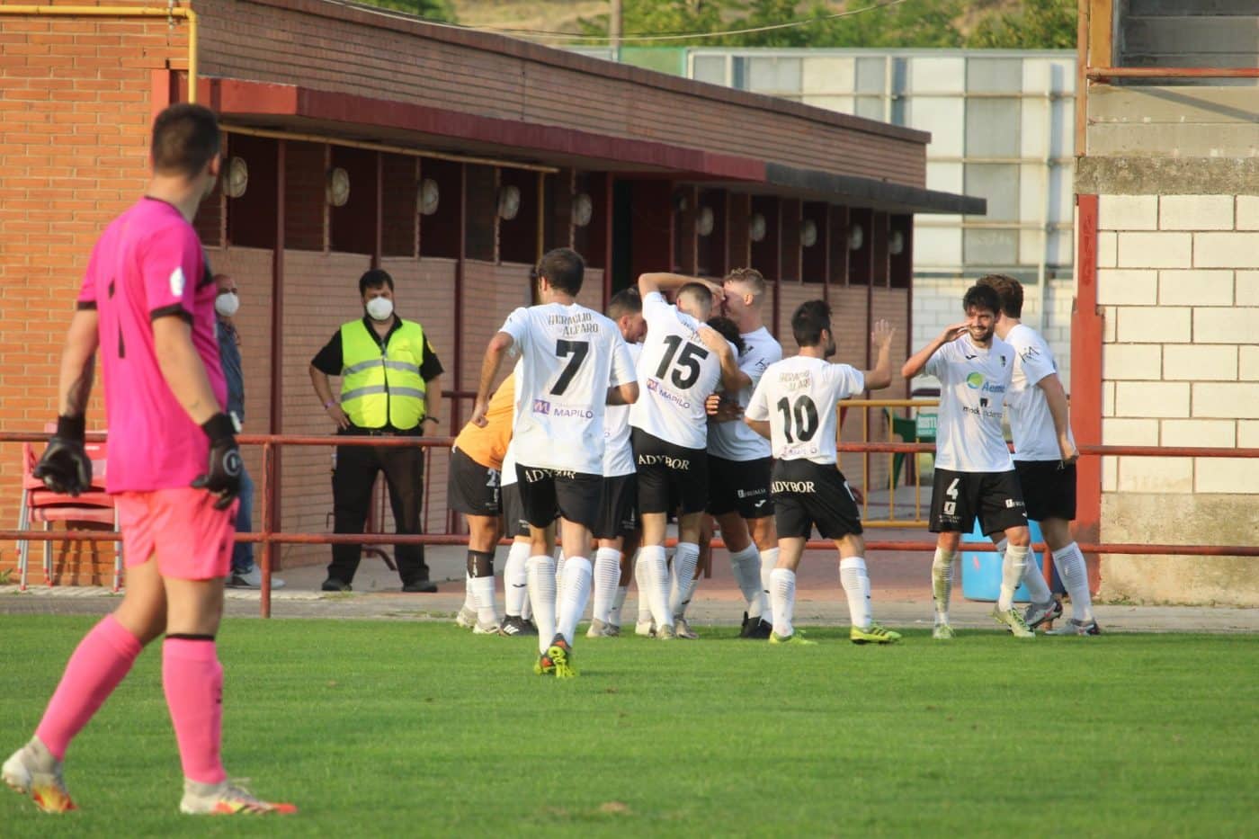 El Alfaro alza el trofeo regional de la Copa RFEF ante el Casalarreina 6