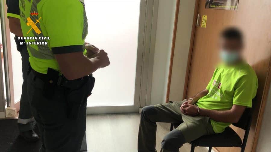 Detenidos dos hombres en La Rioja que conducían sin carnet y con órdenes de búsqueda, detención e ingreso en prisión 1