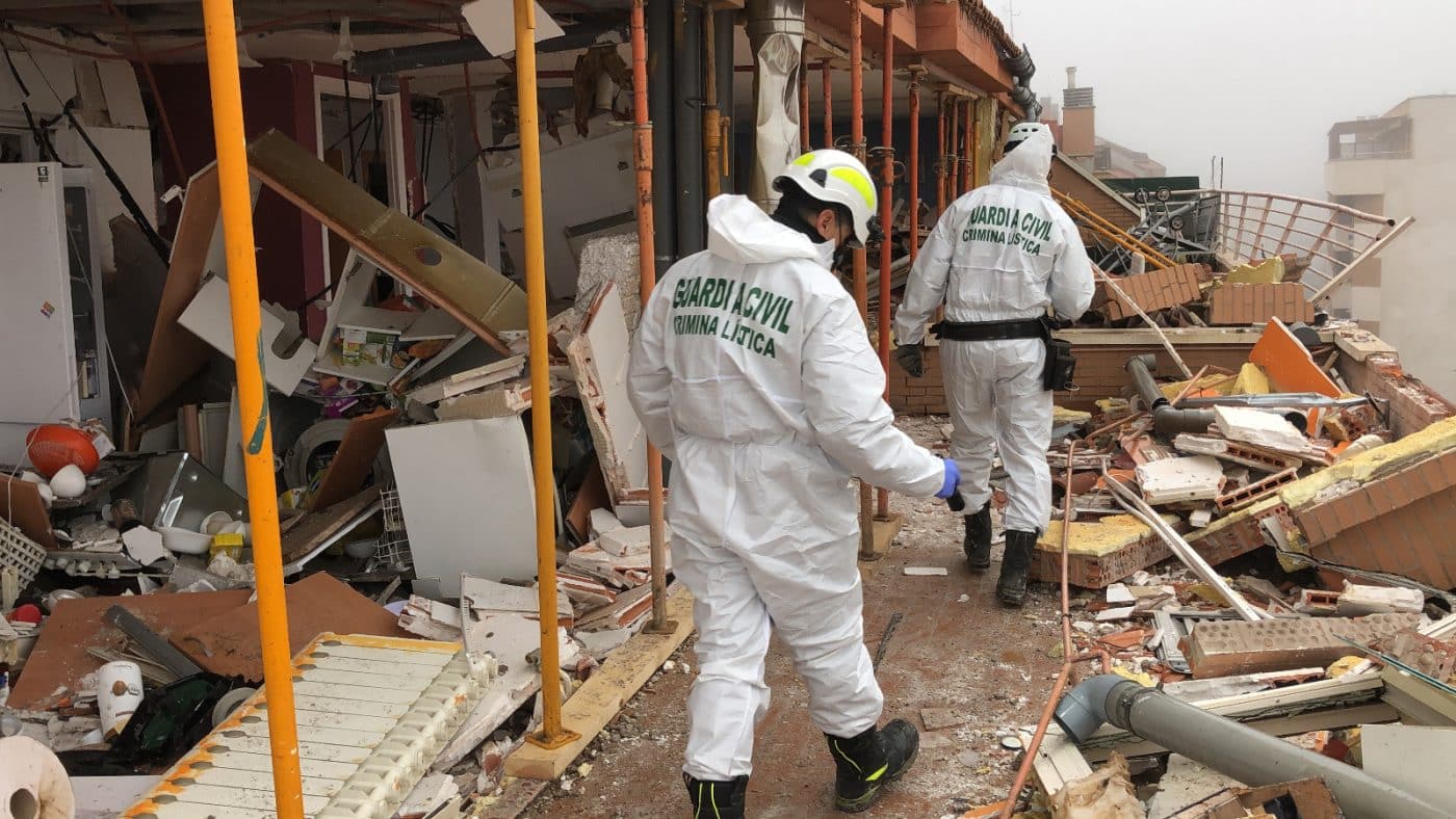 La Guardia Civil continúa con la investigación para esclarecer la explosión de Lardero 6
