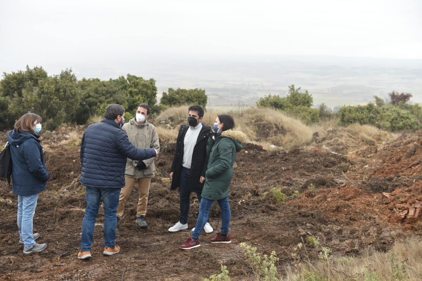 El Gobierno riojano retira residuos de construcción y demolición con amianto en Galbárruli 1