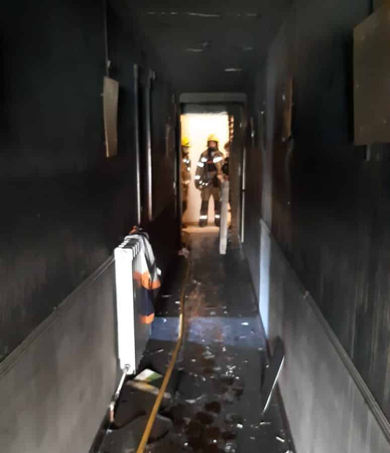 Los bomberos sofocan un incendio en una vivienda de Logroño 5