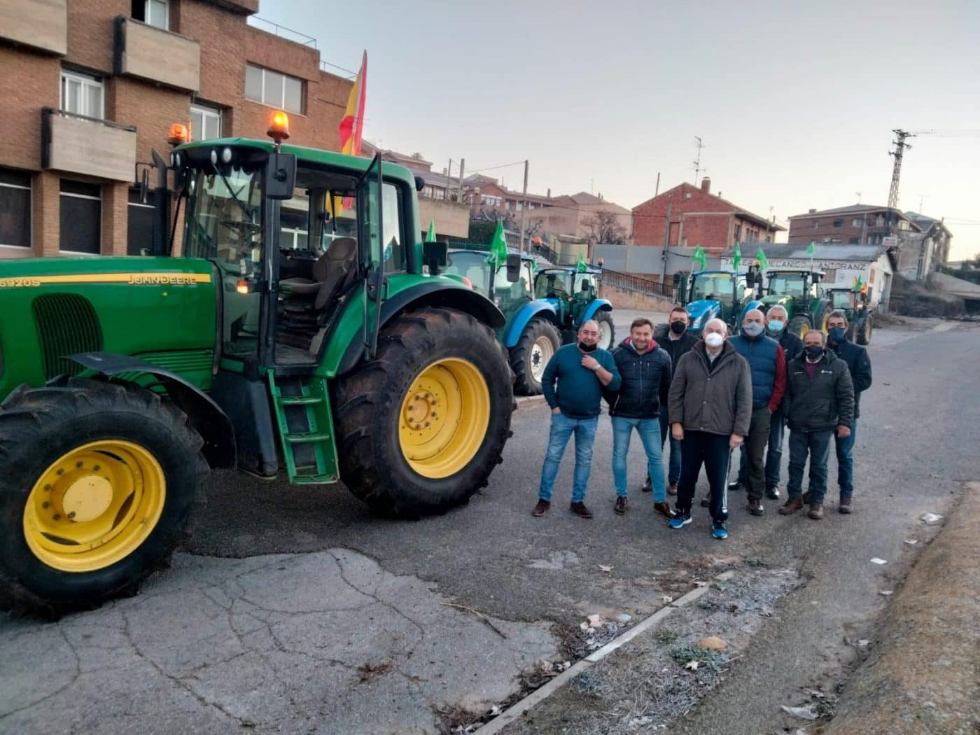 'Tractorada' en defensa del campo riojano: "Por un futuro con agricultores y ganaderos" 4