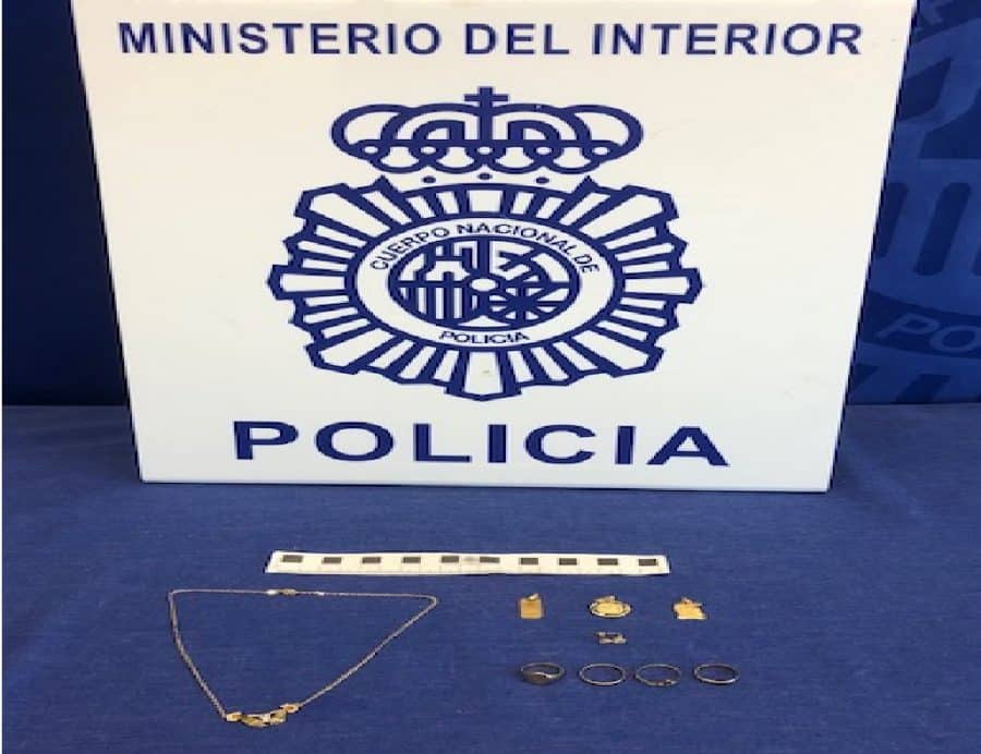 Detenidos dos jóvenes por la sustracción de gran cantidad de joyas y piezas de valor en dos viviendas de Logroño 3