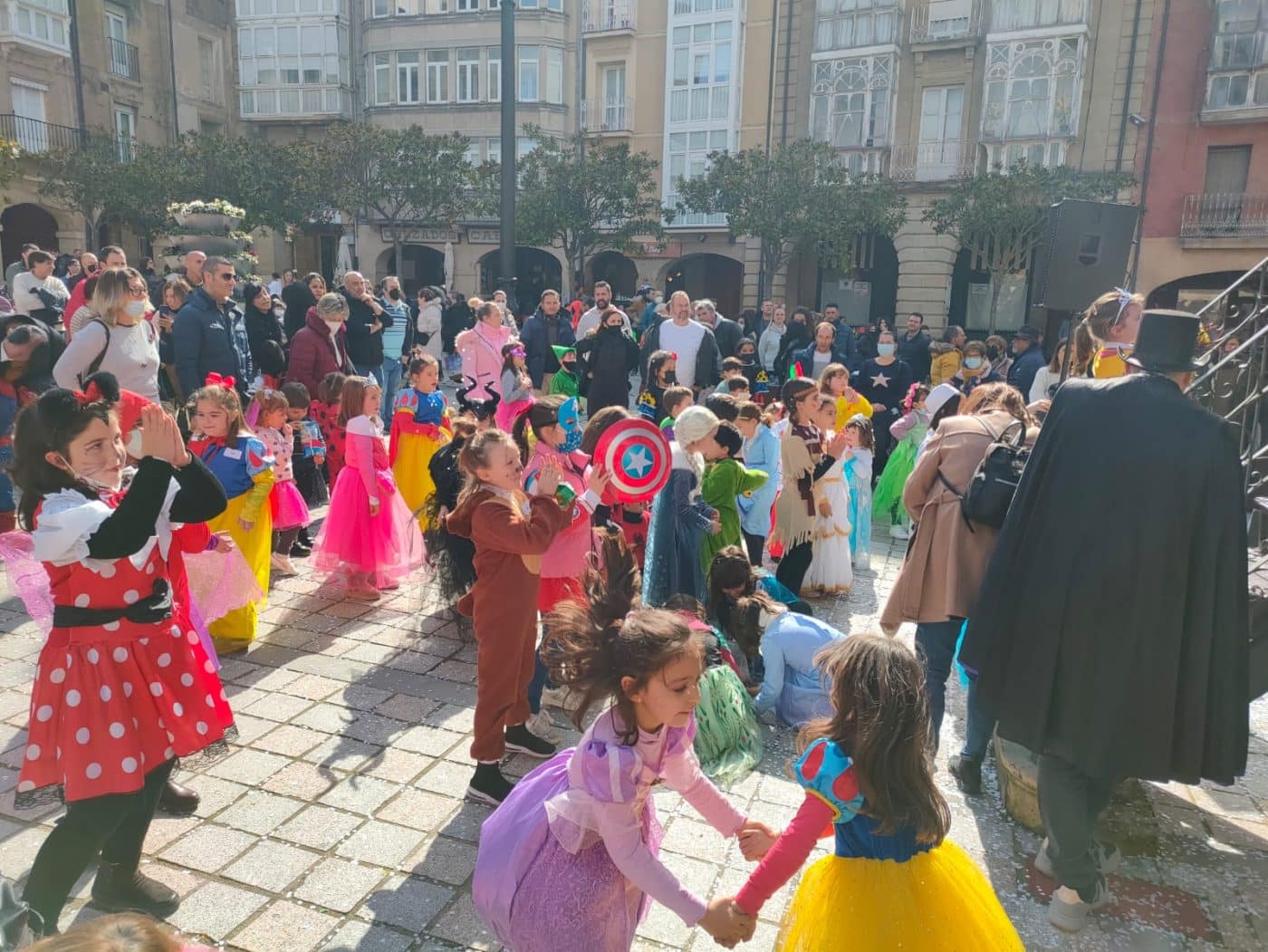 Cerca de 200 niños participan en el Carnaval Infantil de Haro 10