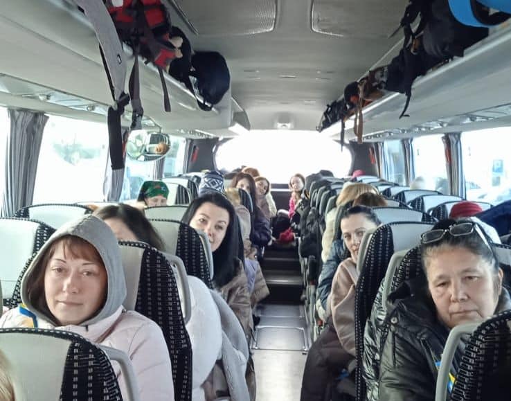 De Haro a Ucrania para poner a salvo a 50 mujeres 1