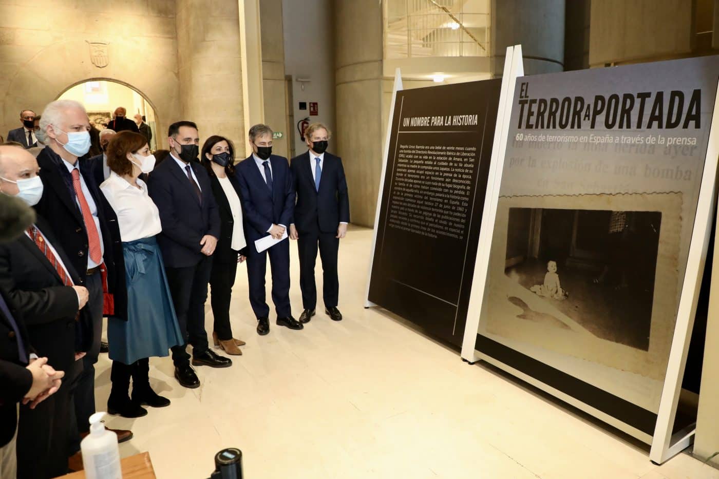 El Parlamento riojano acoge una exposición sobre los 60 años de terrorismo en España a través de la prensa 2