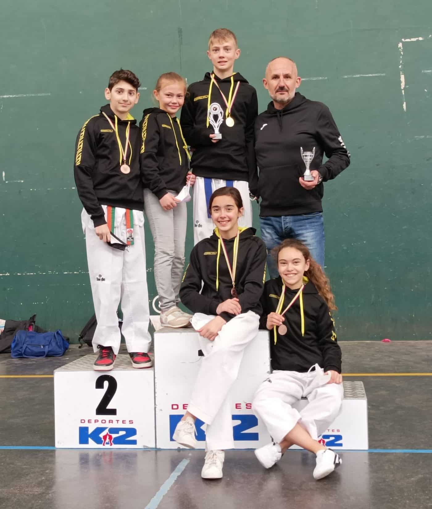 Medallas para el Club Taekwondo Casalarreina en Nalda 1