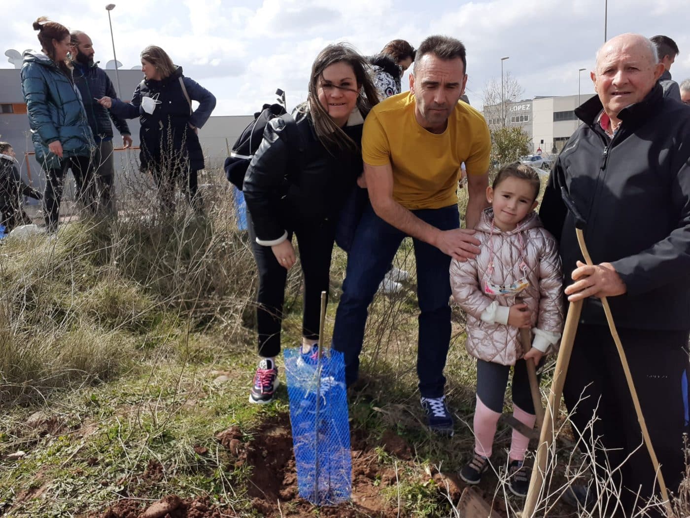 Nájera celebra el Día del Árbol con una plantación multitudinaria 9