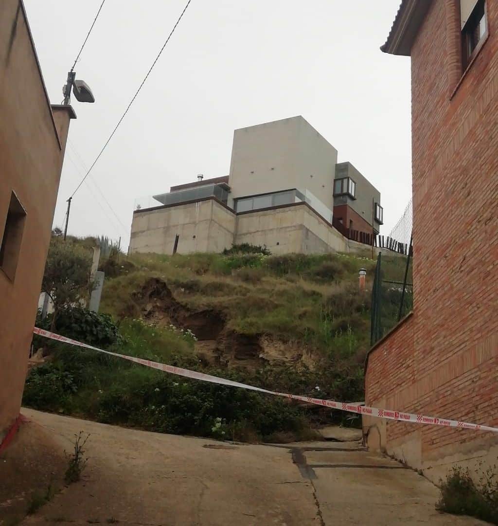 El deslizamiento en una ladera de Autol provoca el desalojo de nueve viviendas 1
