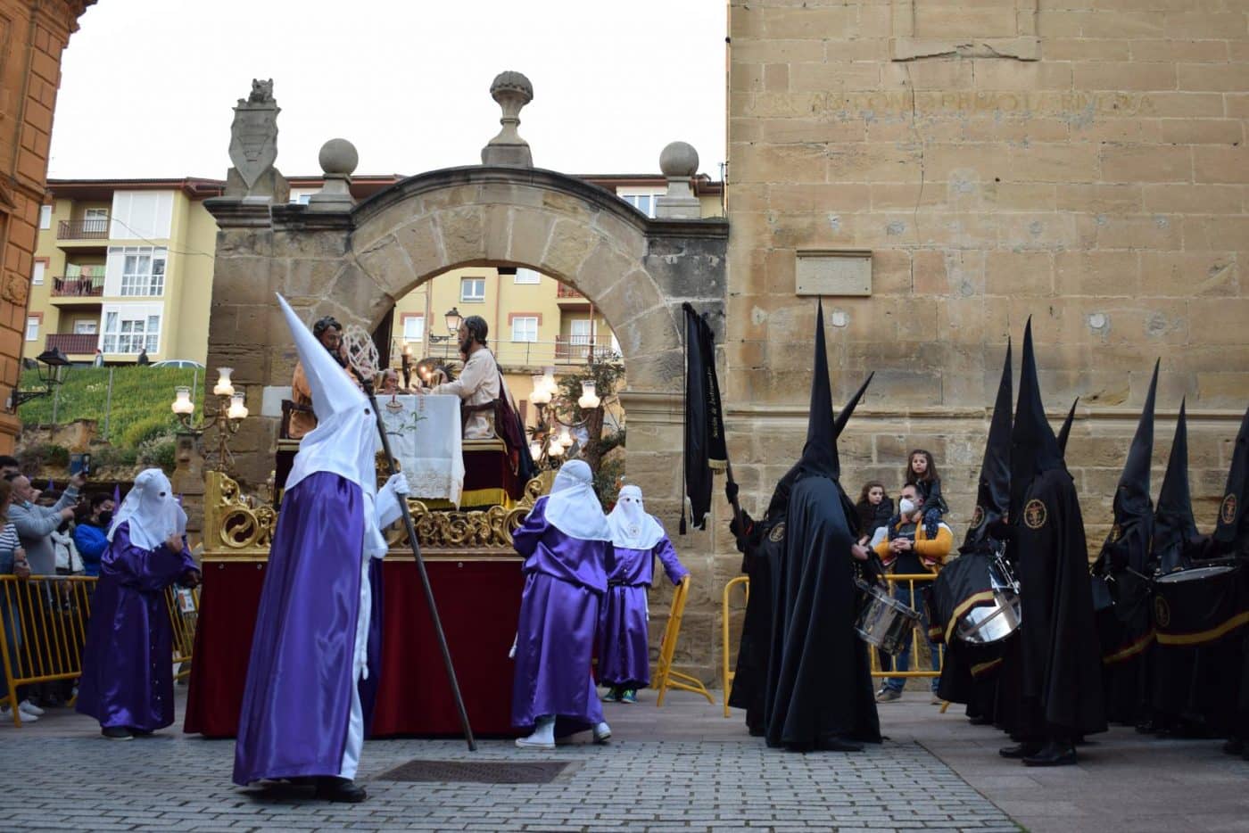 Continúa la Semana Santa de Haro con el Viacrucis y la procesión del Santo Entierro 23