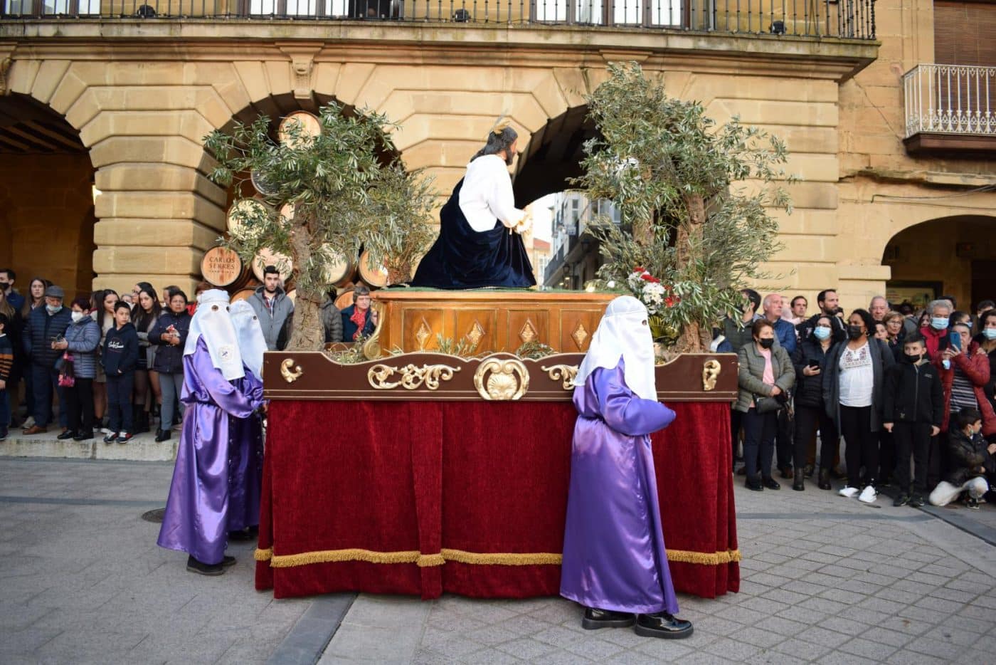 Continúa la Semana Santa de Haro con el Viacrucis y la procesión del Santo Entierro 9