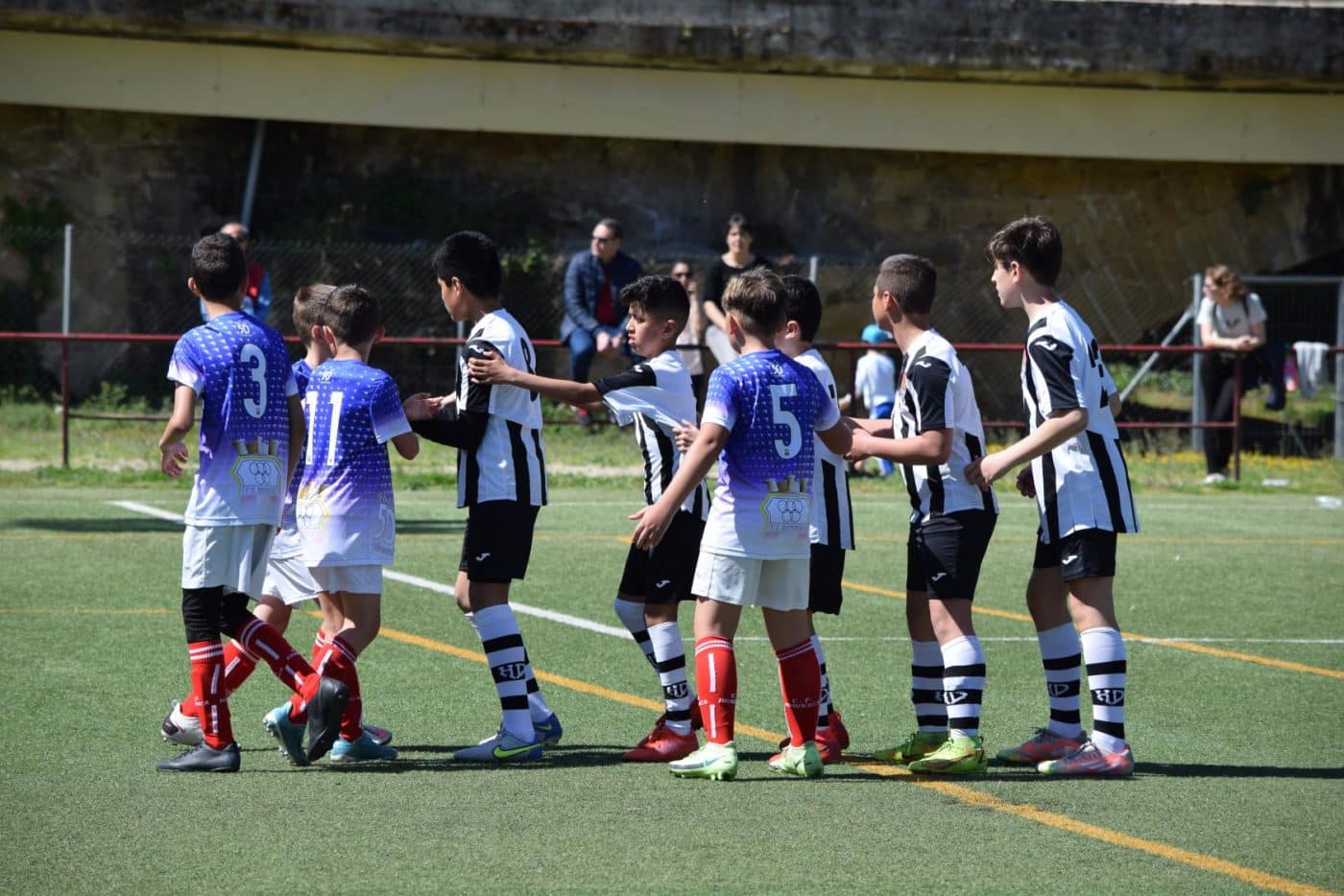 El Haro Deportivo vence en el regreso del torneo alevín de Semana Santa 12
